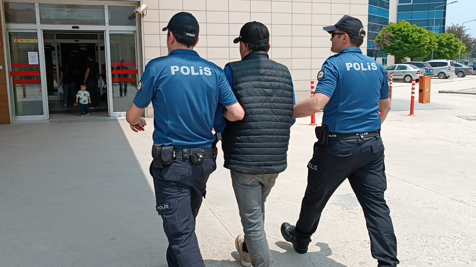 Sadaka kutusu hırsızı yakalandı