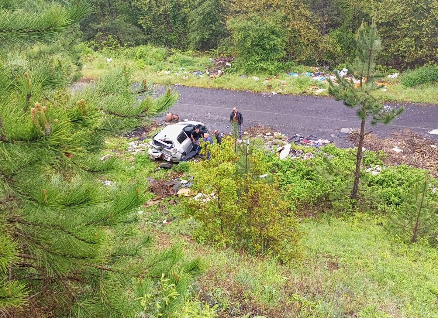 Otomobil uçuruma devrildi, 1 kişi öldü, 1 kişi yaralandı