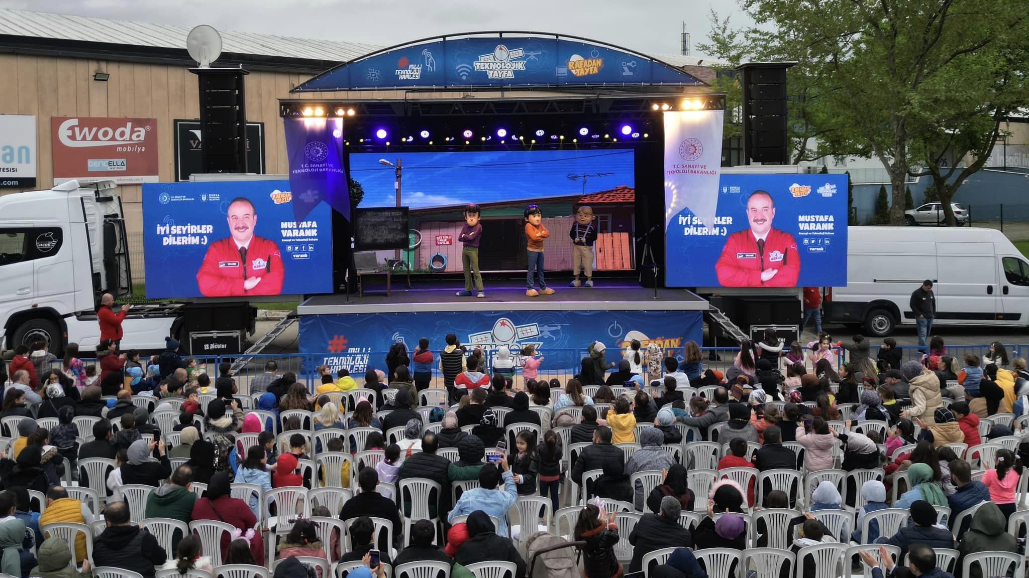 Teknolojik Tayfa İnegöllü çocuklarla buluştu