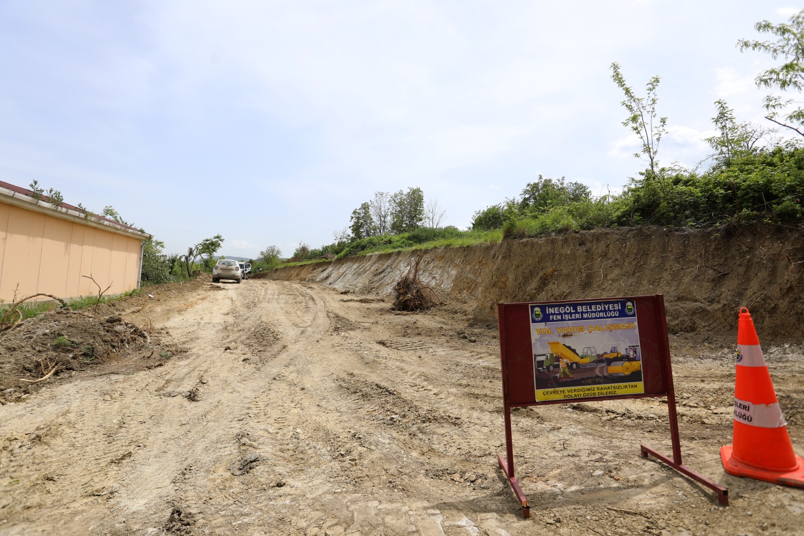 Yeniceköy Mahallesinde Yeni Yollar Açılıyor