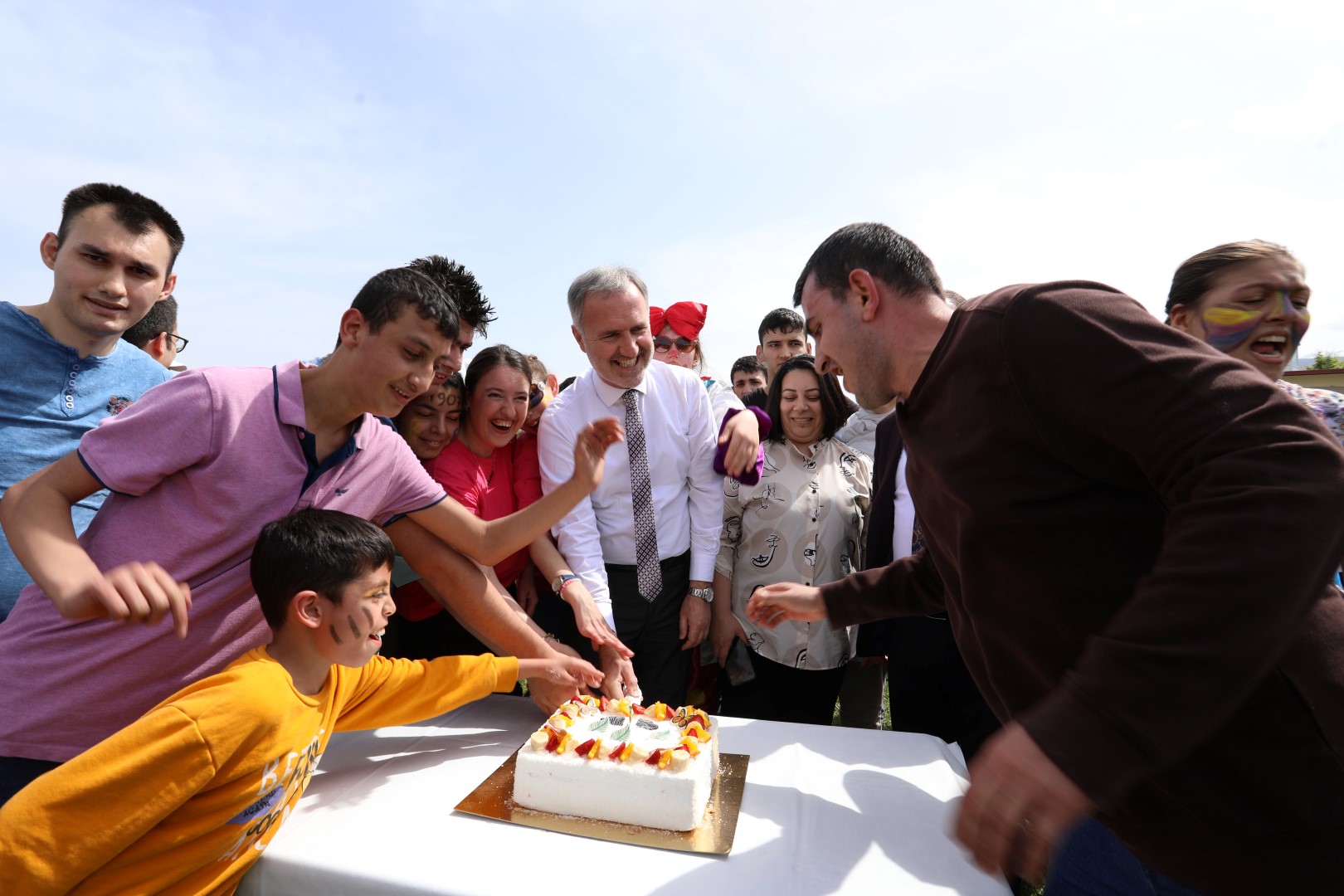 “TÜM ENGELLER SEVGİYLE AŞILIR”