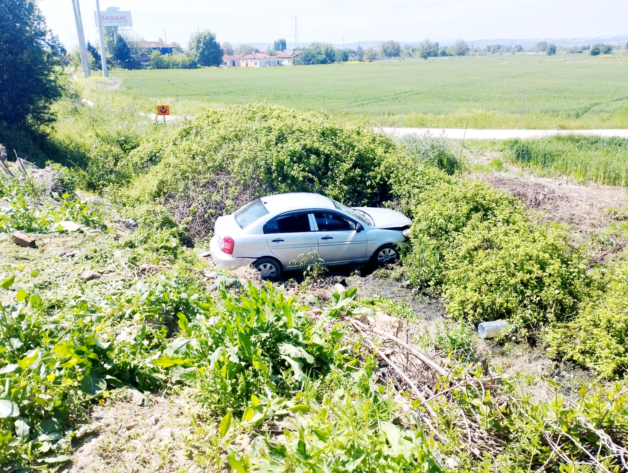 Takla atan araçta 5 kişi yaralandı