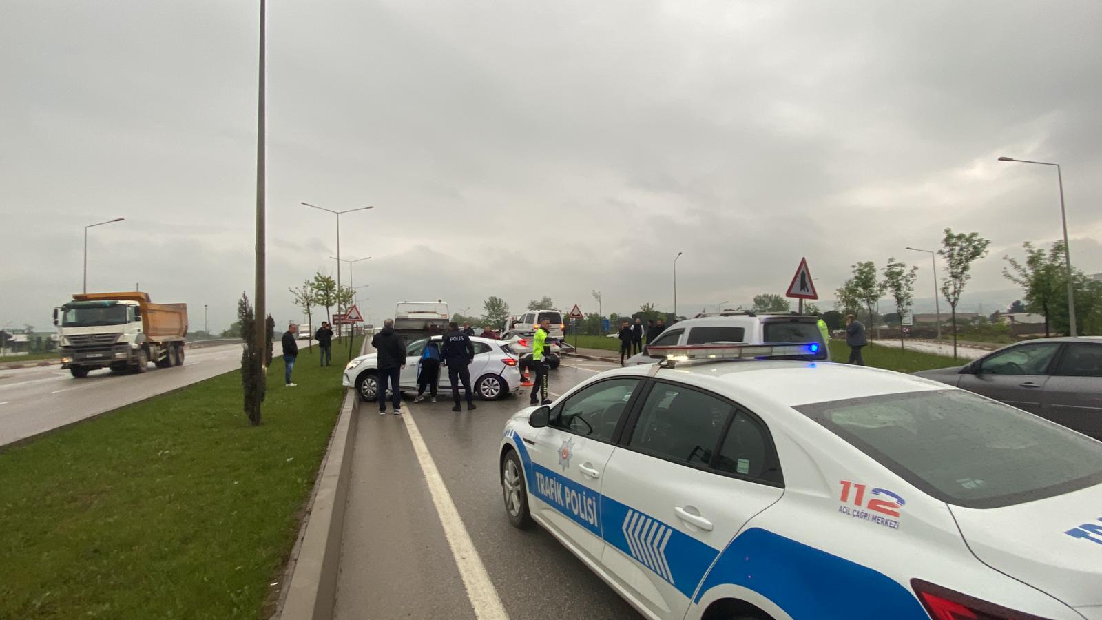 İnegöl’de zincirleme kaza; 2 yaralı