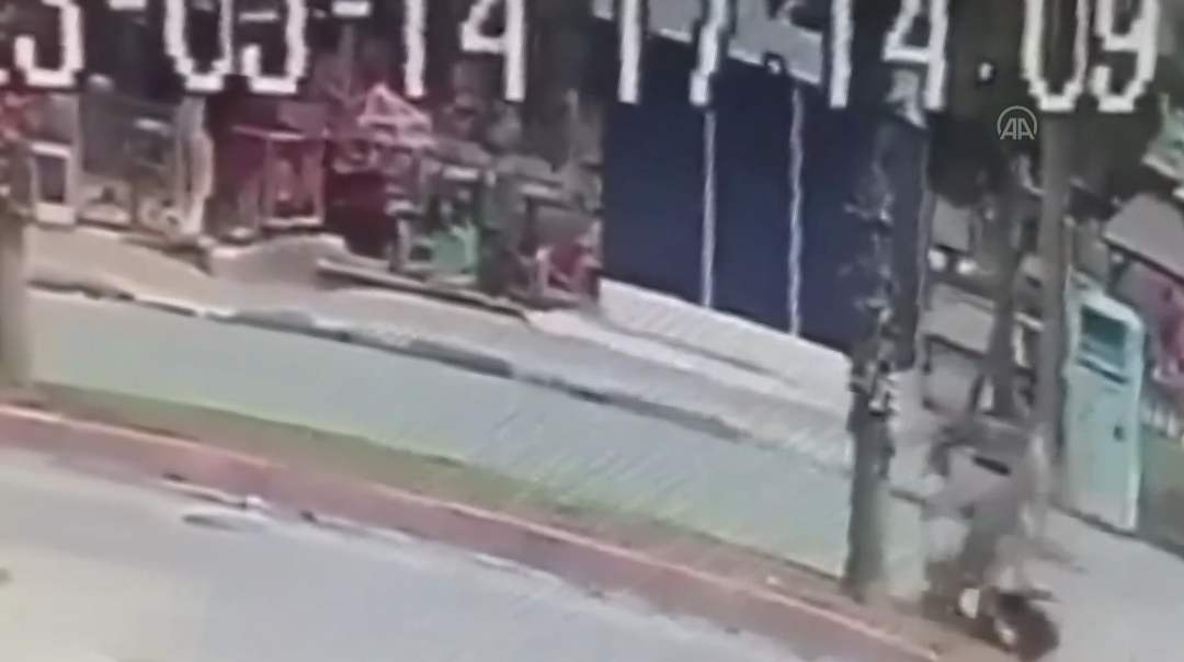 2 Gencin öldüğü trafik kazası güvenlik kamerasında