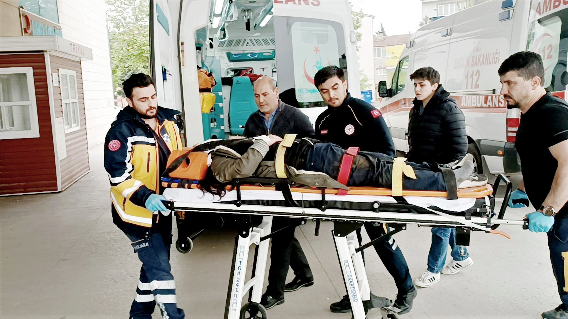 Kamyonetin çarptığı öğrenci yaralandı