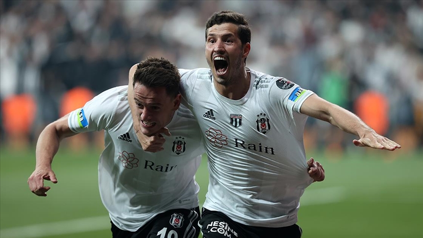 Derbide 3 puan Beşiktaş’ın oldu