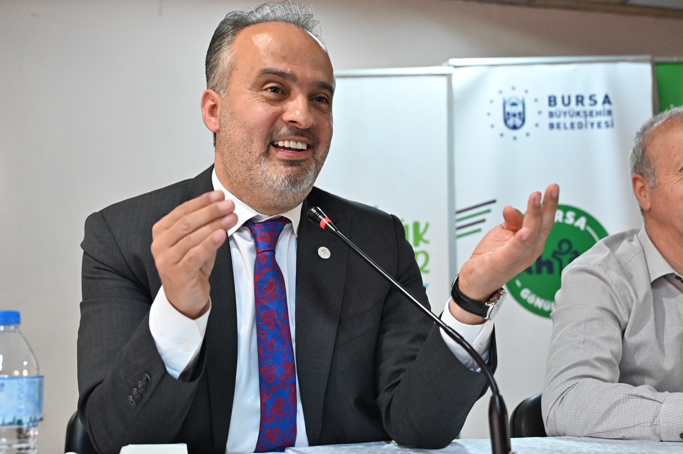 Gelecek gençlerle şekillenecek