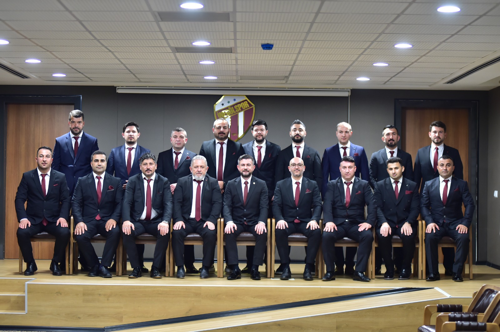 İnegölspor’da görev dağılımı