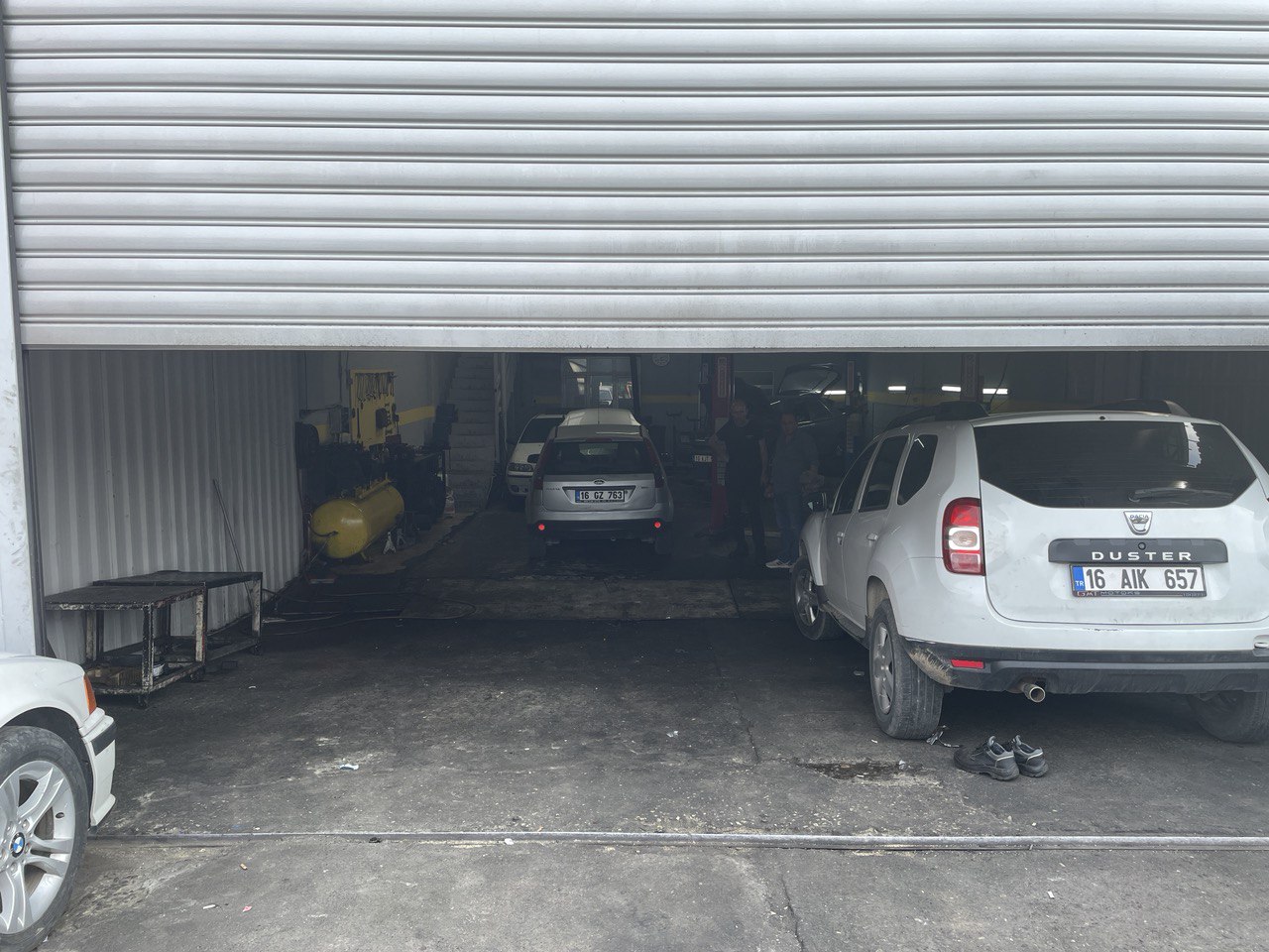 Otomobil tamirhanesinde silahlı saldırı