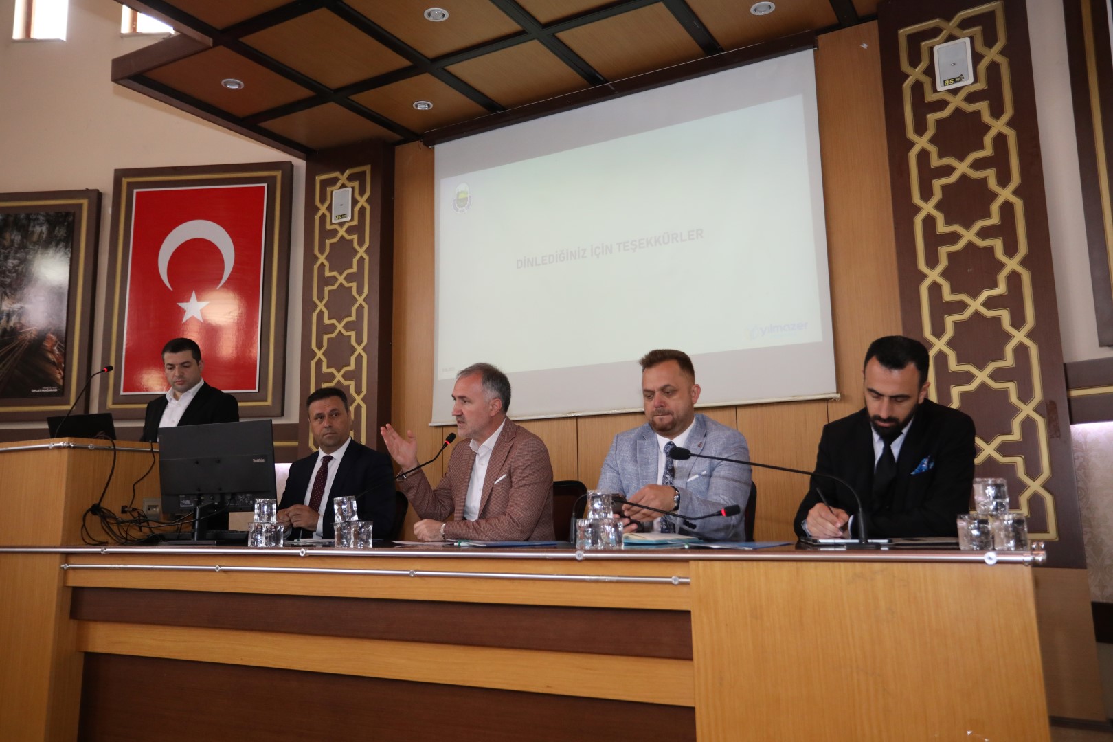 “İNEGÖL’ÜN TOPLU ULAŞIMINI SAĞLAM BİR ZEMİNE OTURTMAK İSTİYORUZ”