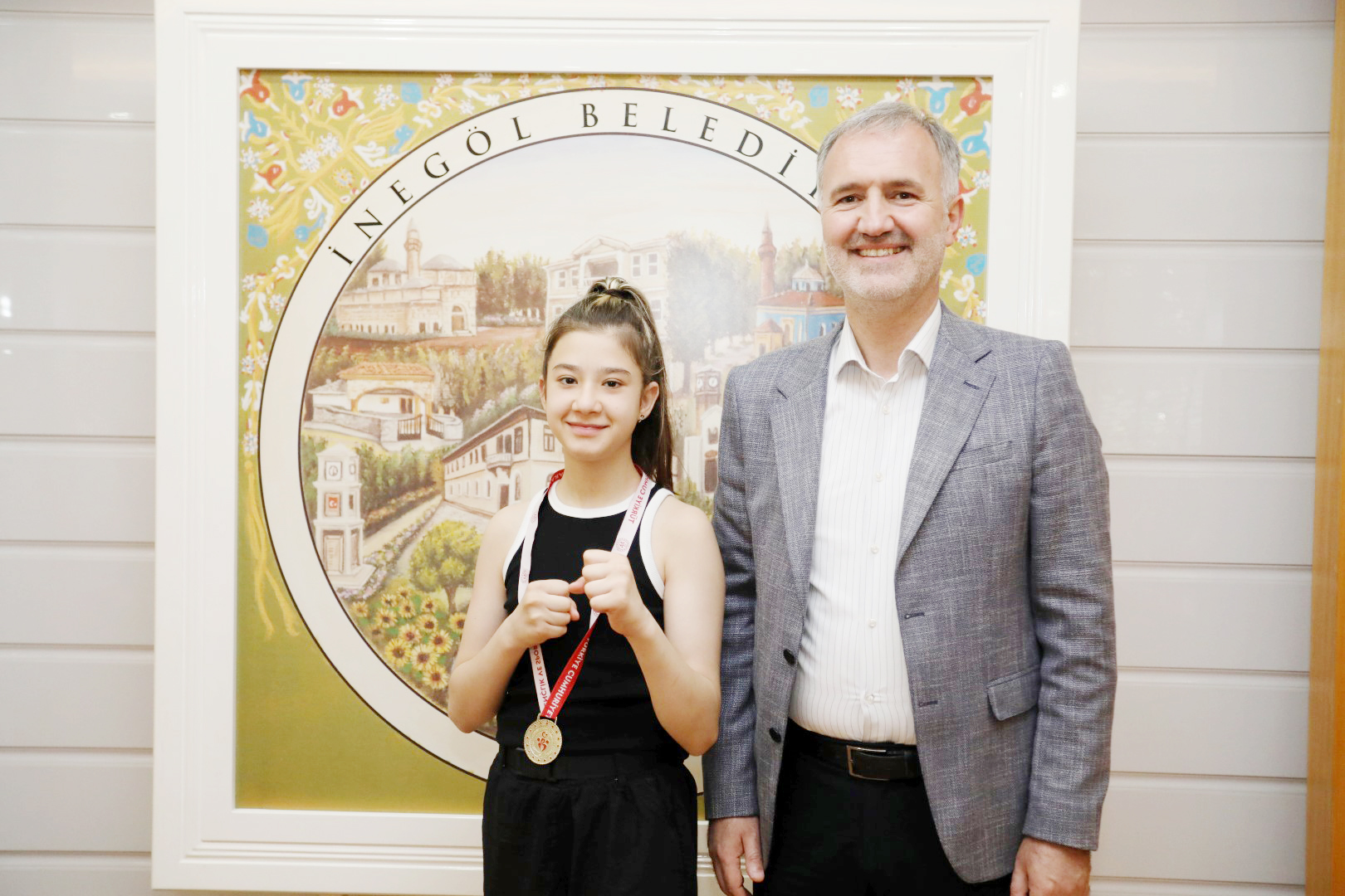 BAŞKAN TABAN ŞAMPİYON AFRA’YI AĞIRLADI