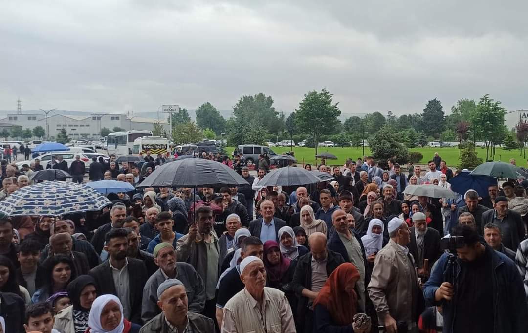 İnegöllü hacı adayları dualarla uğurlandı