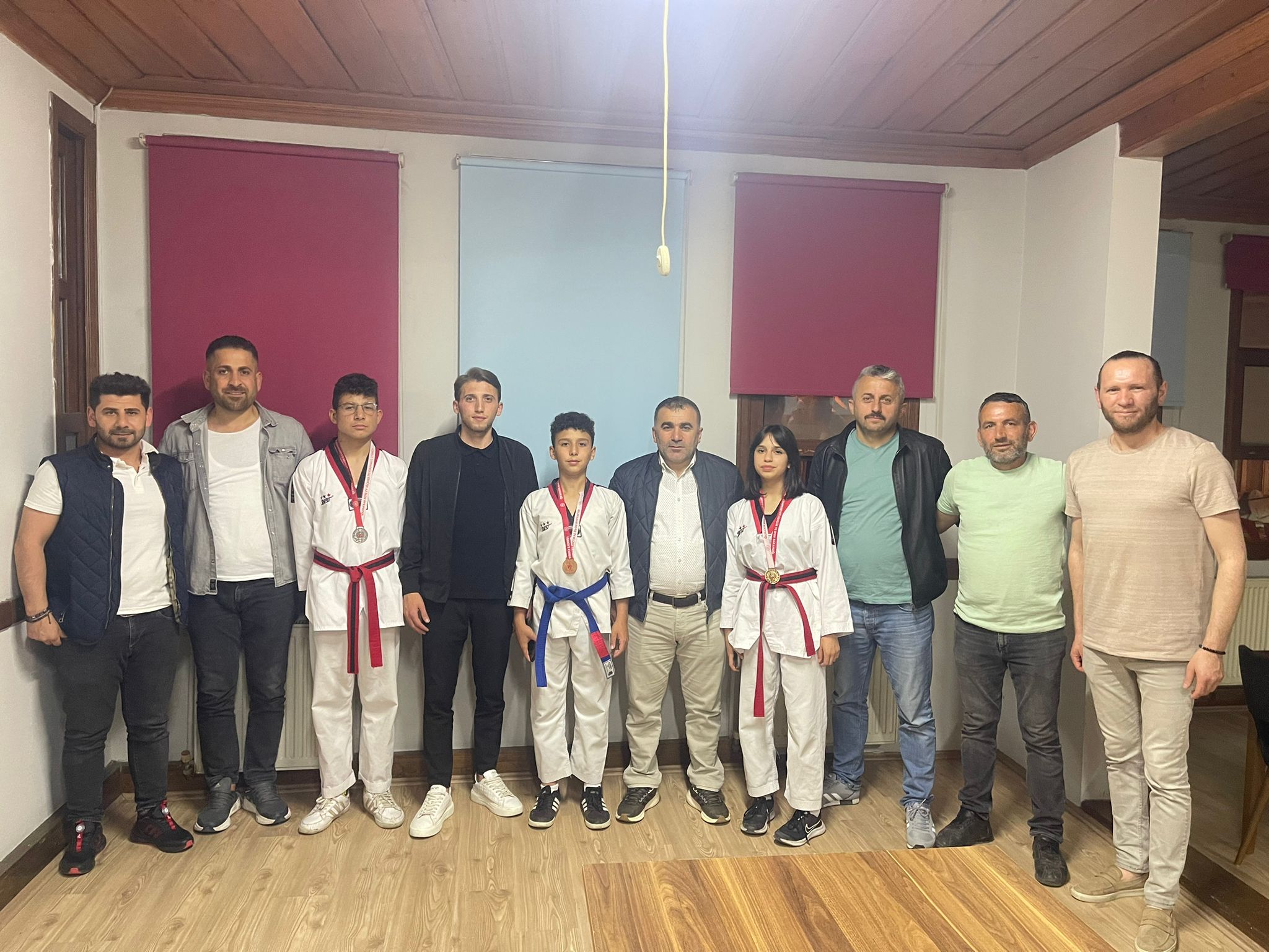 Karadeniz Güvenspor Taekwondo’da madalyalarla döndü