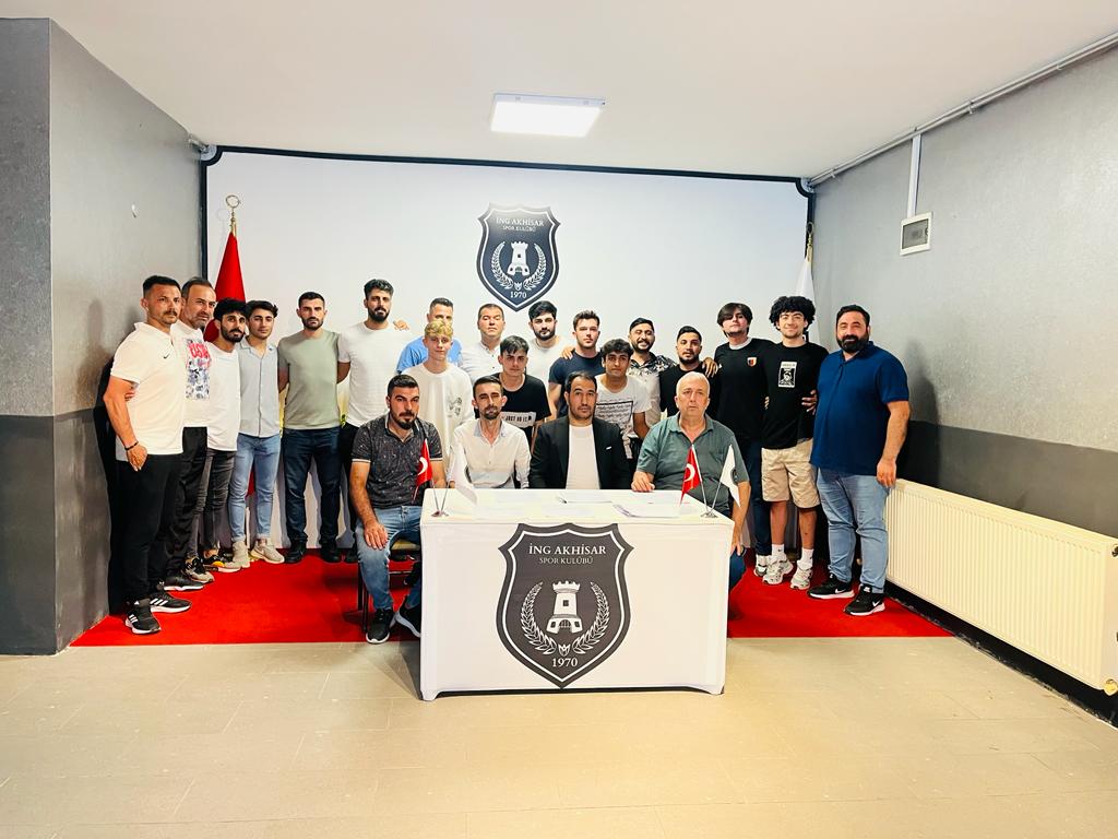 Akhisarspor’da toplu imza