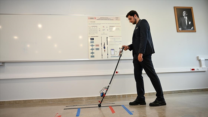 Görme engelliler “akıllı baston” sayesinde yardım almadan dolaşacak