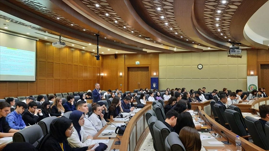 Bursa’da dezenformasyonla mücadele bağlamında dijital medya okuryazarlığı eğitimleri sürüyor