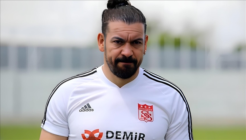 Demir Grup Sivasspor’da teknik direktörlük görevine Servet Çetin getirildi