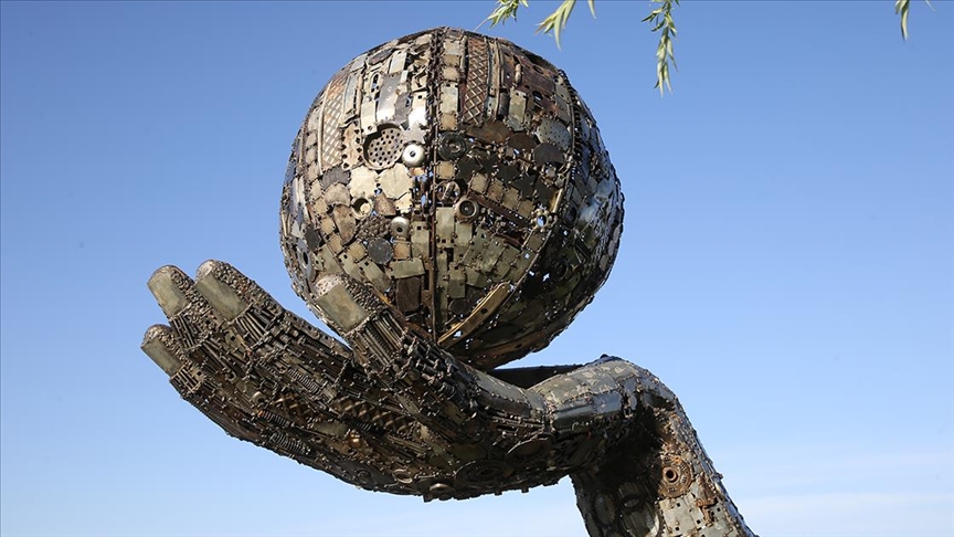 Hurdacı kardeşler kurdukları “atık müzesi” ile geri dönüşüme dikkati çekiyor