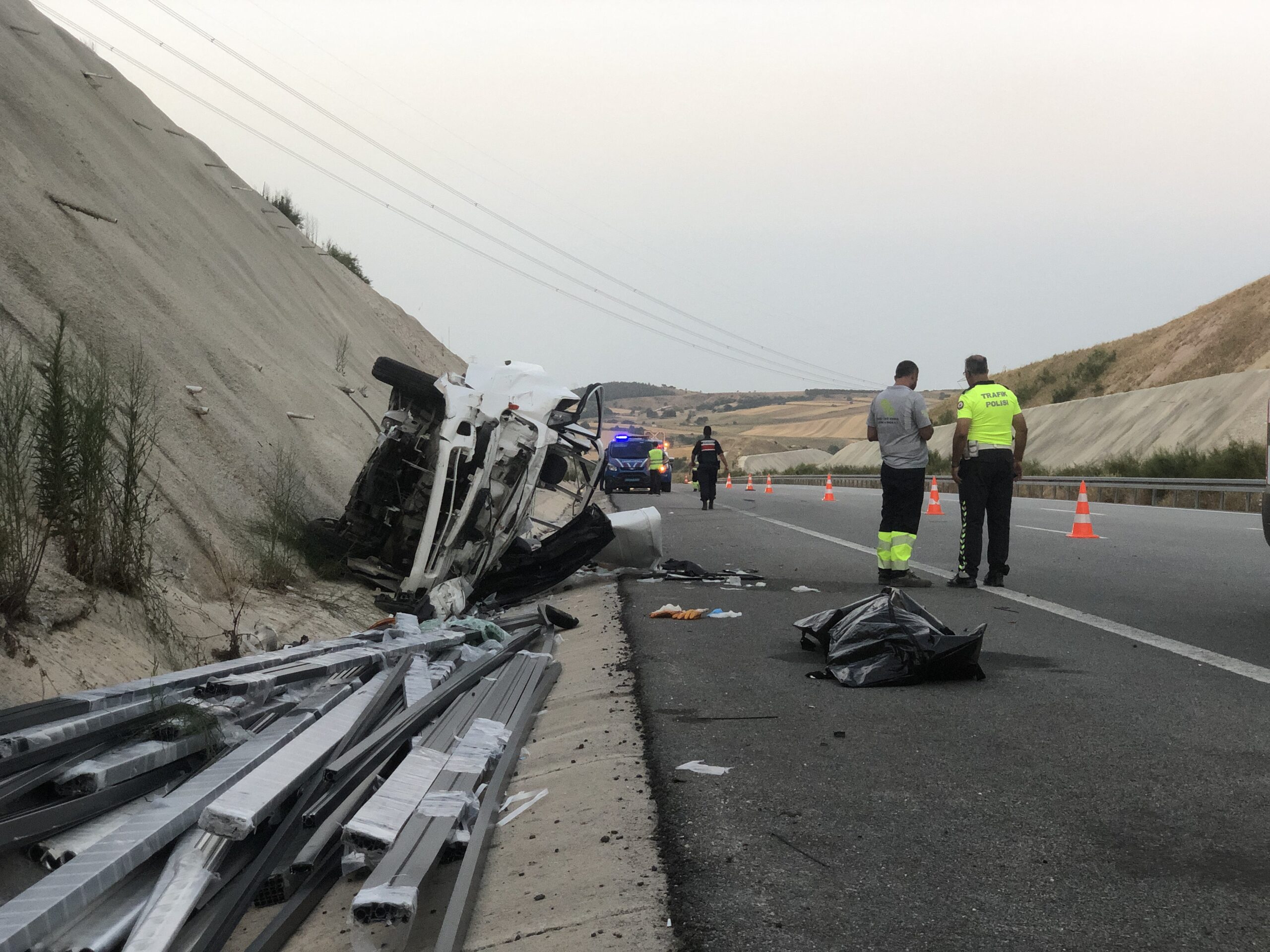 Kamyonetin tıra arkadan çarpması sonucu 1 kişi öldü