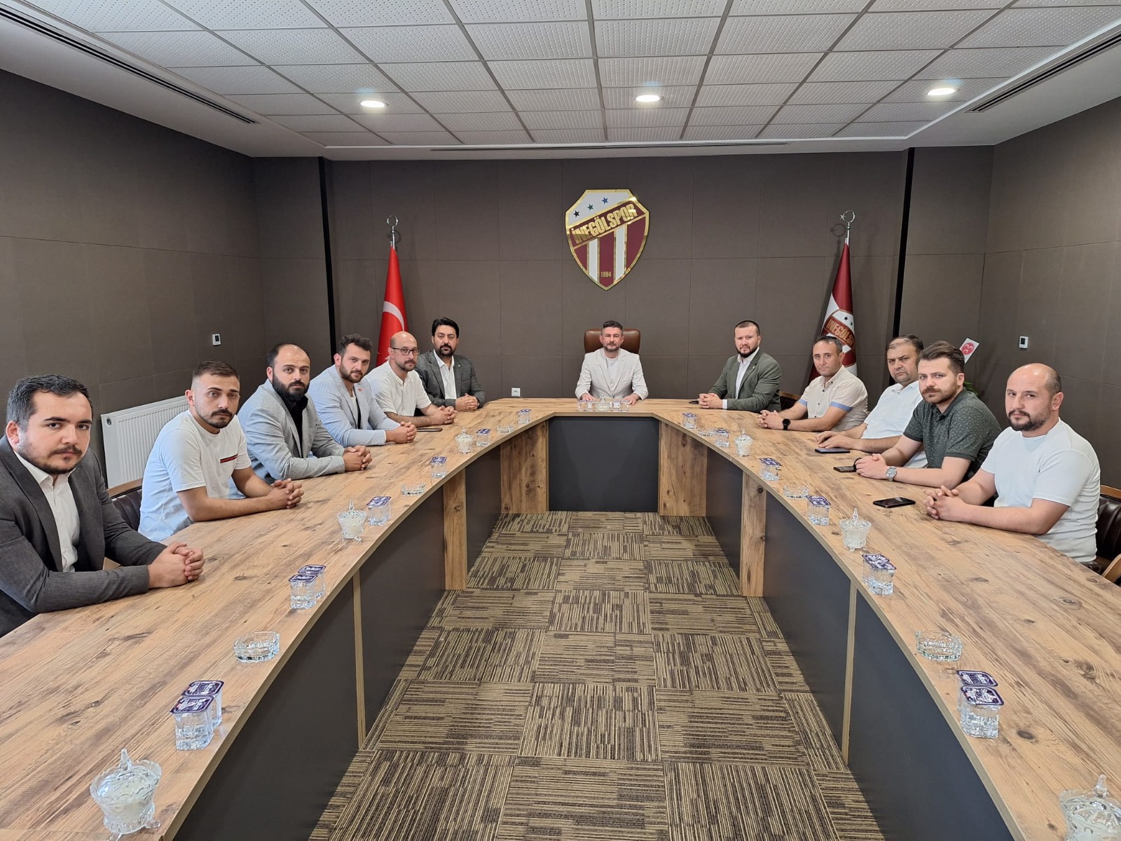 MHP’den İnegölspor’a ziyaret