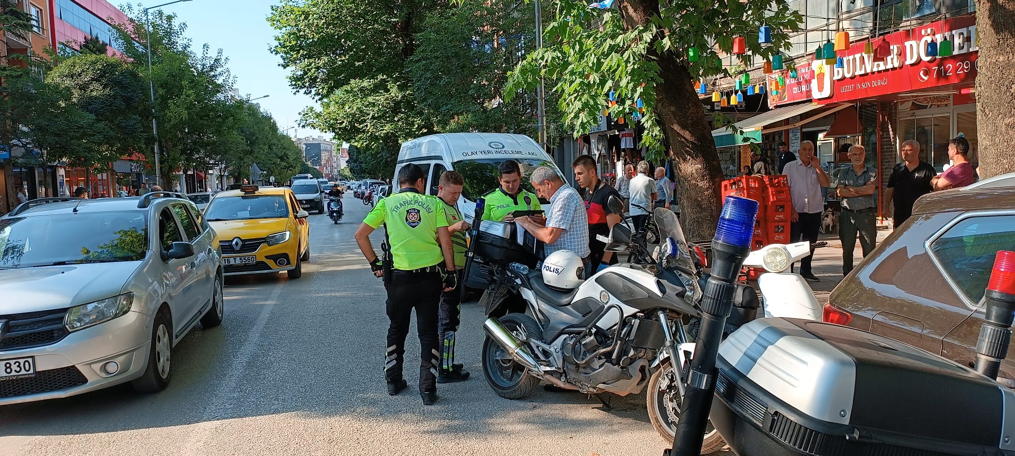 Polisin yanında silahının şarjörü düşürünce kaçarak kayıplara karıştı