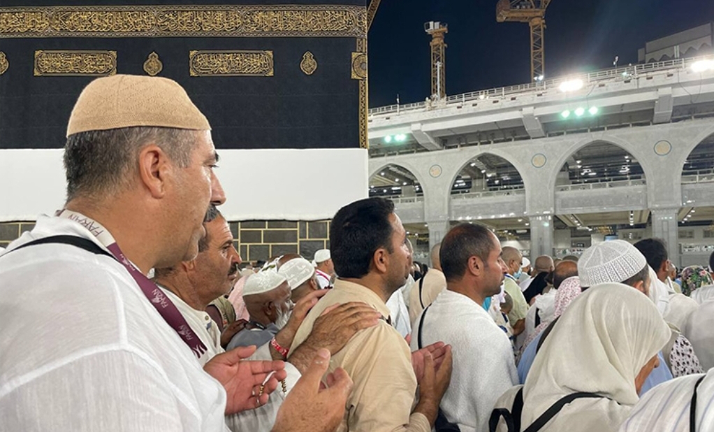 İnegöllü Hacılar Kabe’ye veda ediyor