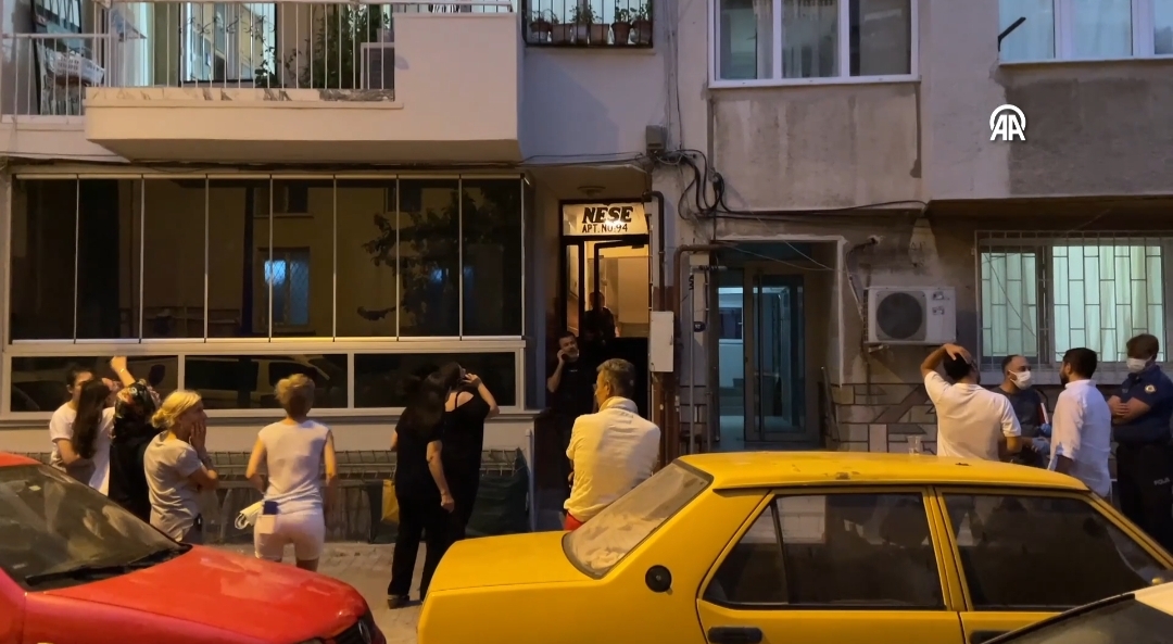 Anne ve oğlu evde ölü bulundu