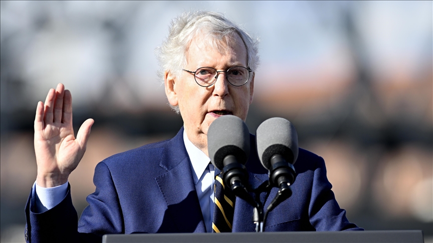 ABD’li 81 yaşındaki Senatör, toplantıda konuşurken 20 saniye donakaldı