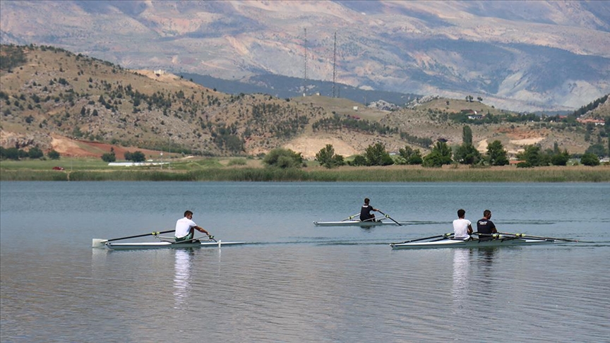 Milli kürekçiler, Fransa’da düzenlenecek 19 Yaş Altı Dünya Şampiyonası’nda yarışacak