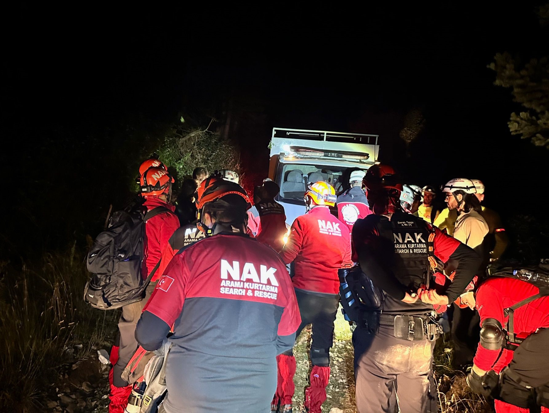 Kayalıktan düşen kişi yaralandı