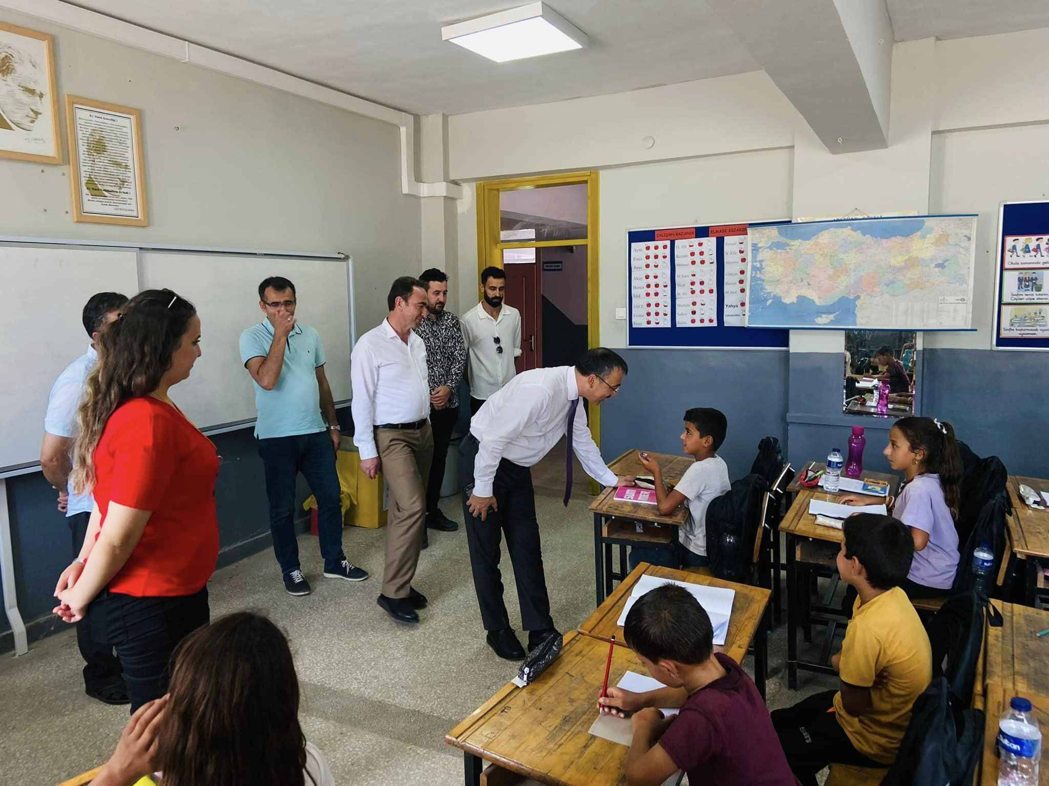 İnegöl’deki tarım işçisi ailelerin çocukları Hem öğreniyor hem de eğleniyorlar