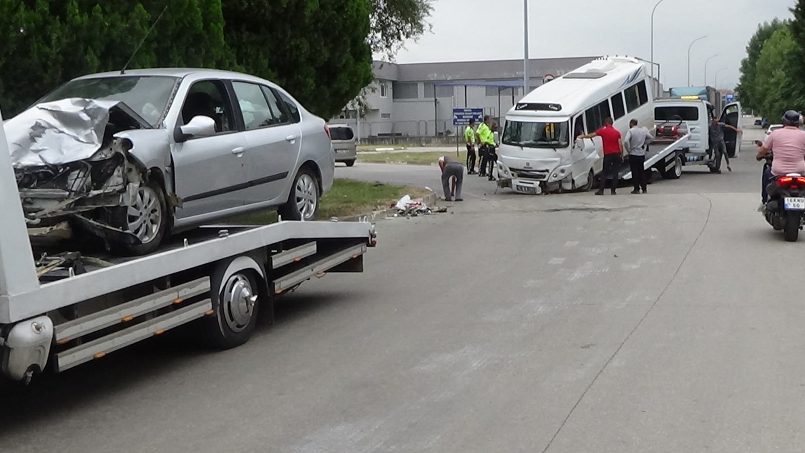 Korkutan kazada 4 kişi yaralandı