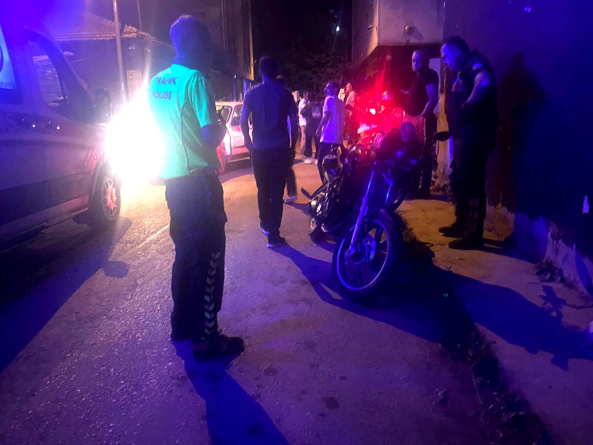 İnegöl’de polisler kazada yaralandı