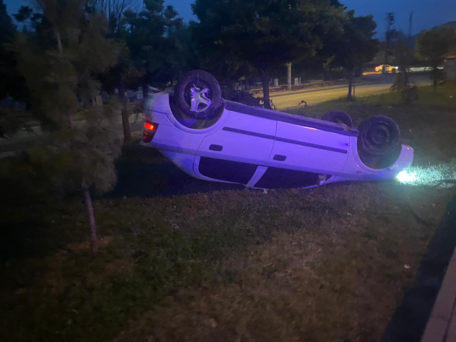 İnegöl’de takla atan aracın sürücüsü aracını olduğu gibi bırakıp gitti