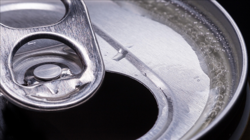 Sıcak havalarda gazlı ve kafeinli içeceklerden uzak durulması tavsiyesi