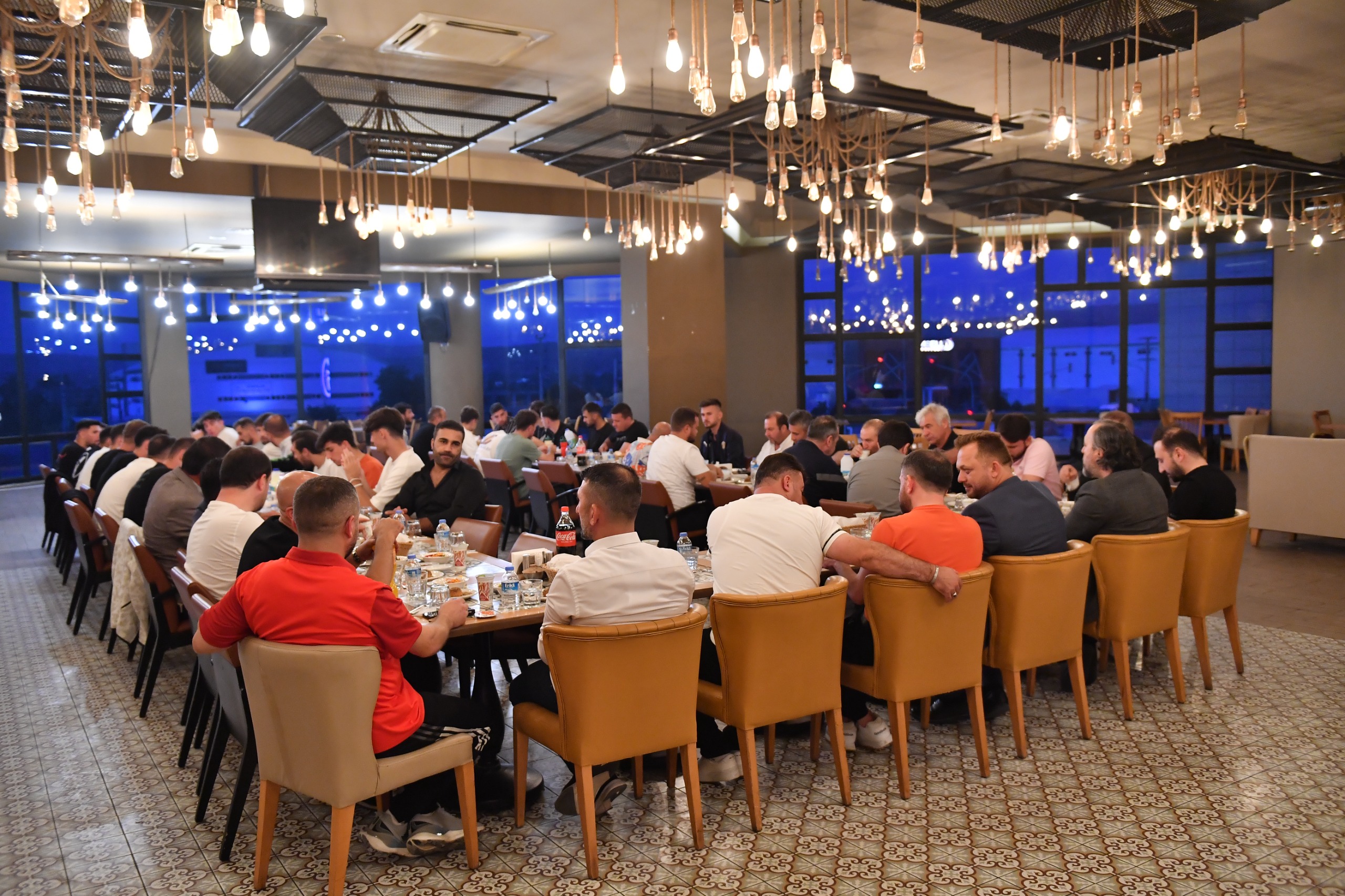 İnegölspor’a moral yemeği