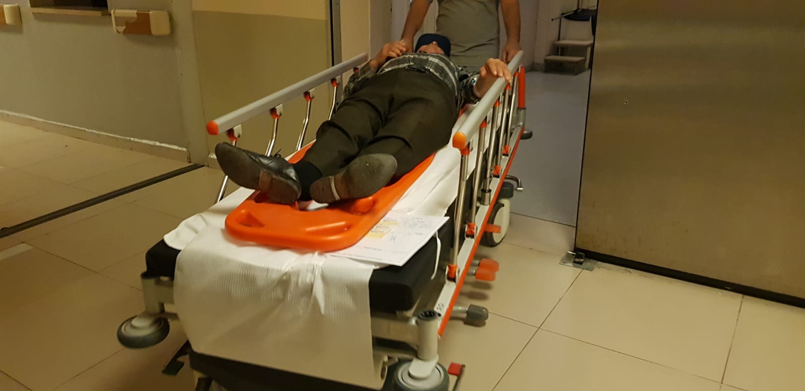 Acılar içinde hastaneye getirildi