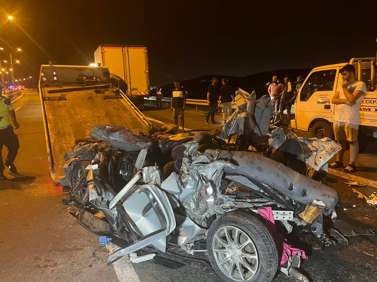 Zincirleme trafik kazasında 4 çocuk öldü, 4 kişi yaralandı