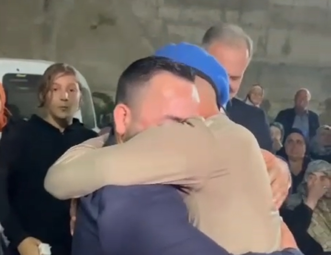 Asker kardeşten ağabeyine nişan sürprizi