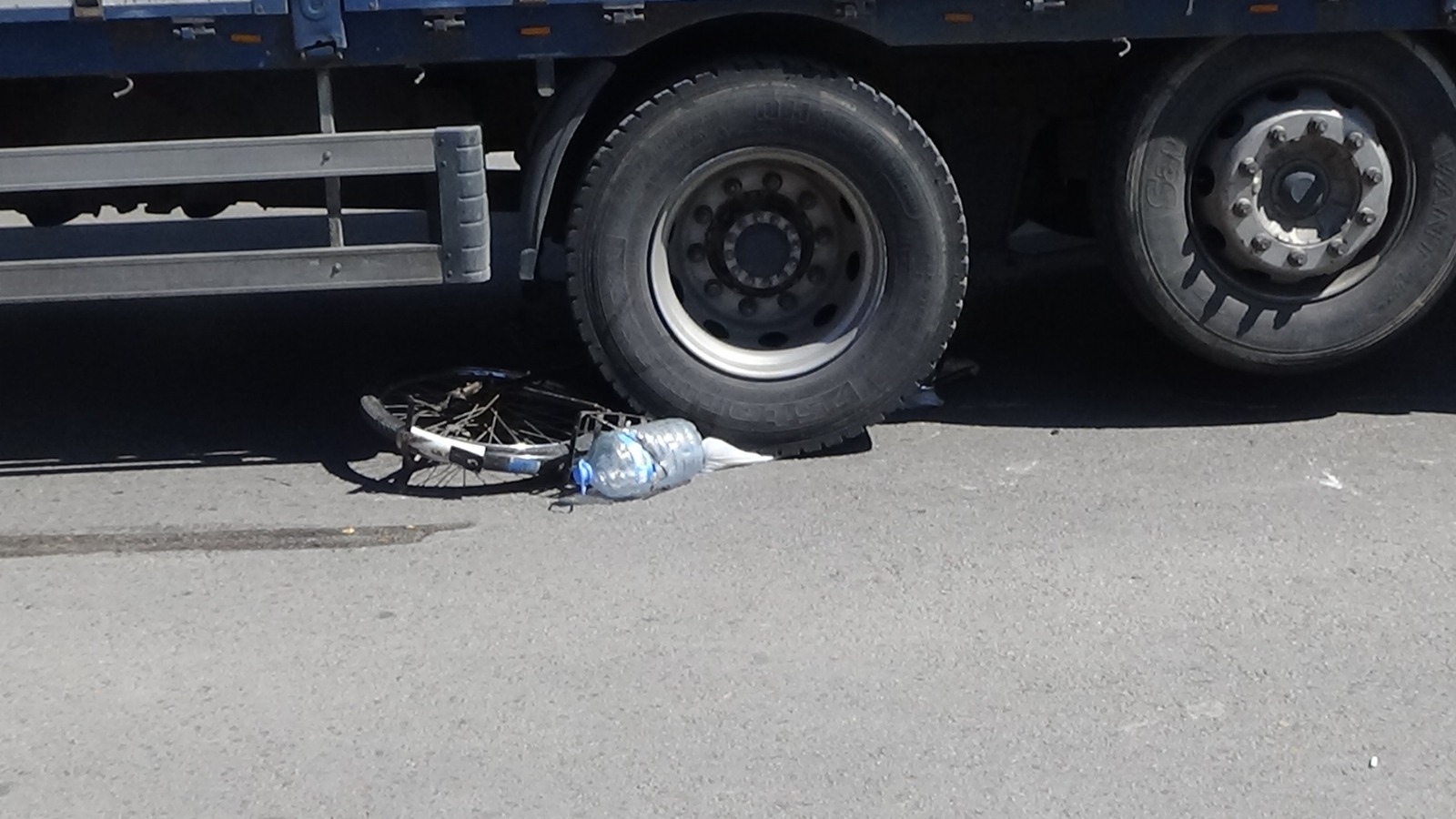 Kamyonetin altına aldığı kişi yaralandı