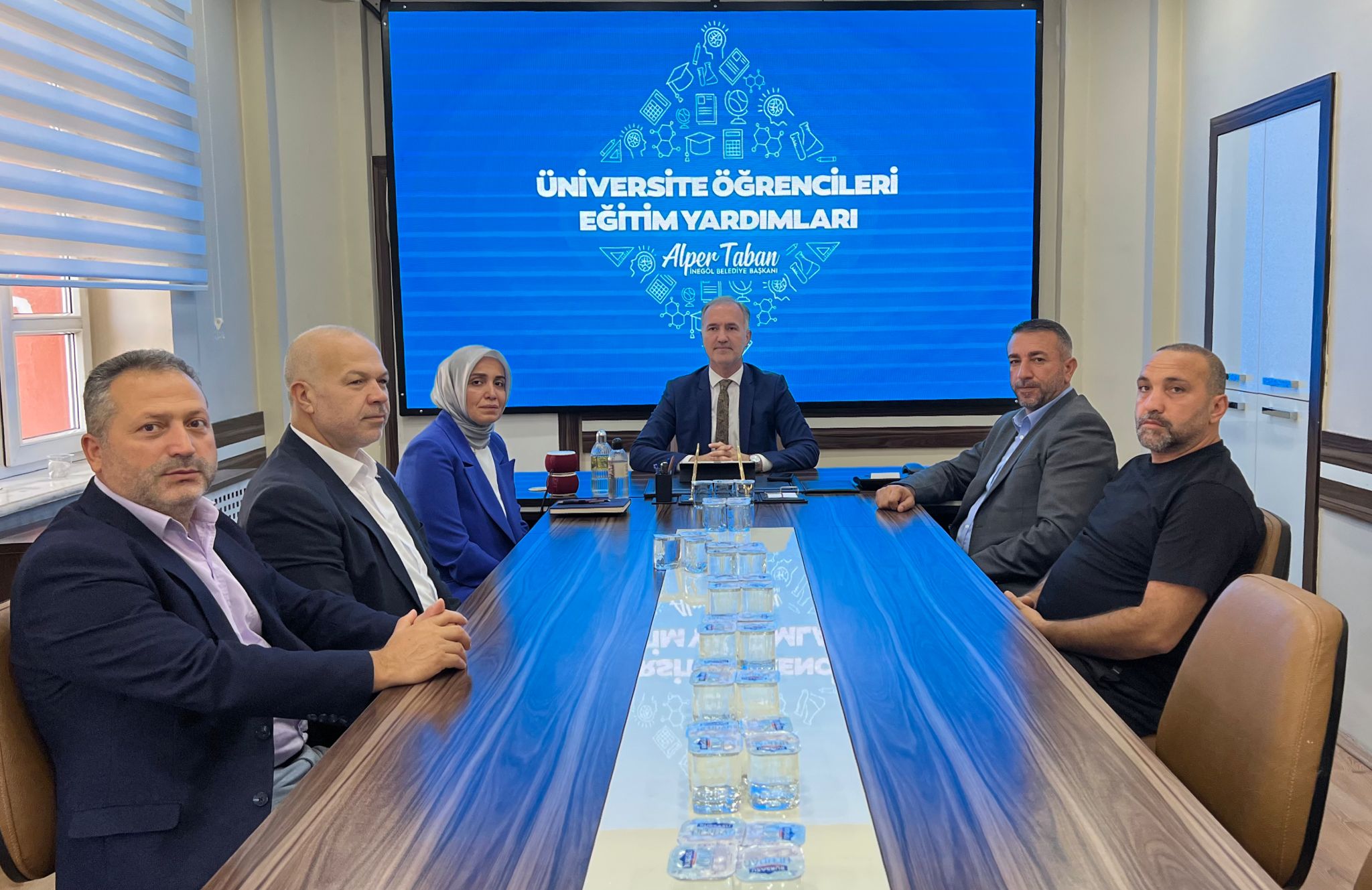 ÜNİVERSİTE ÖĞRENCİLERİ EĞİTİM YARDIMLARI İÇİN BAŞVURULAR BAŞLIYOR