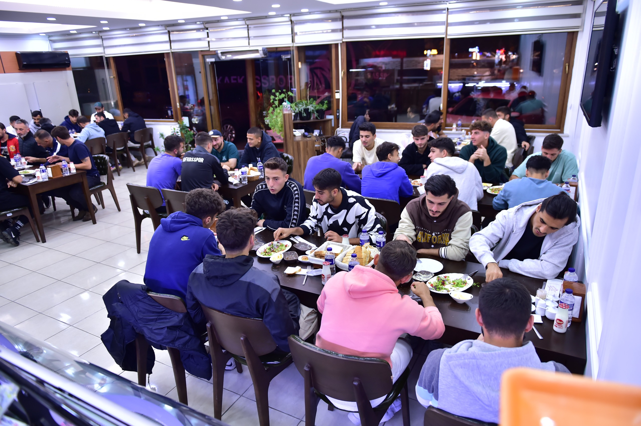 RIDVAN KOCAAĞA’DAN KAFKASSPOR’A MORAL YEMEĞİ