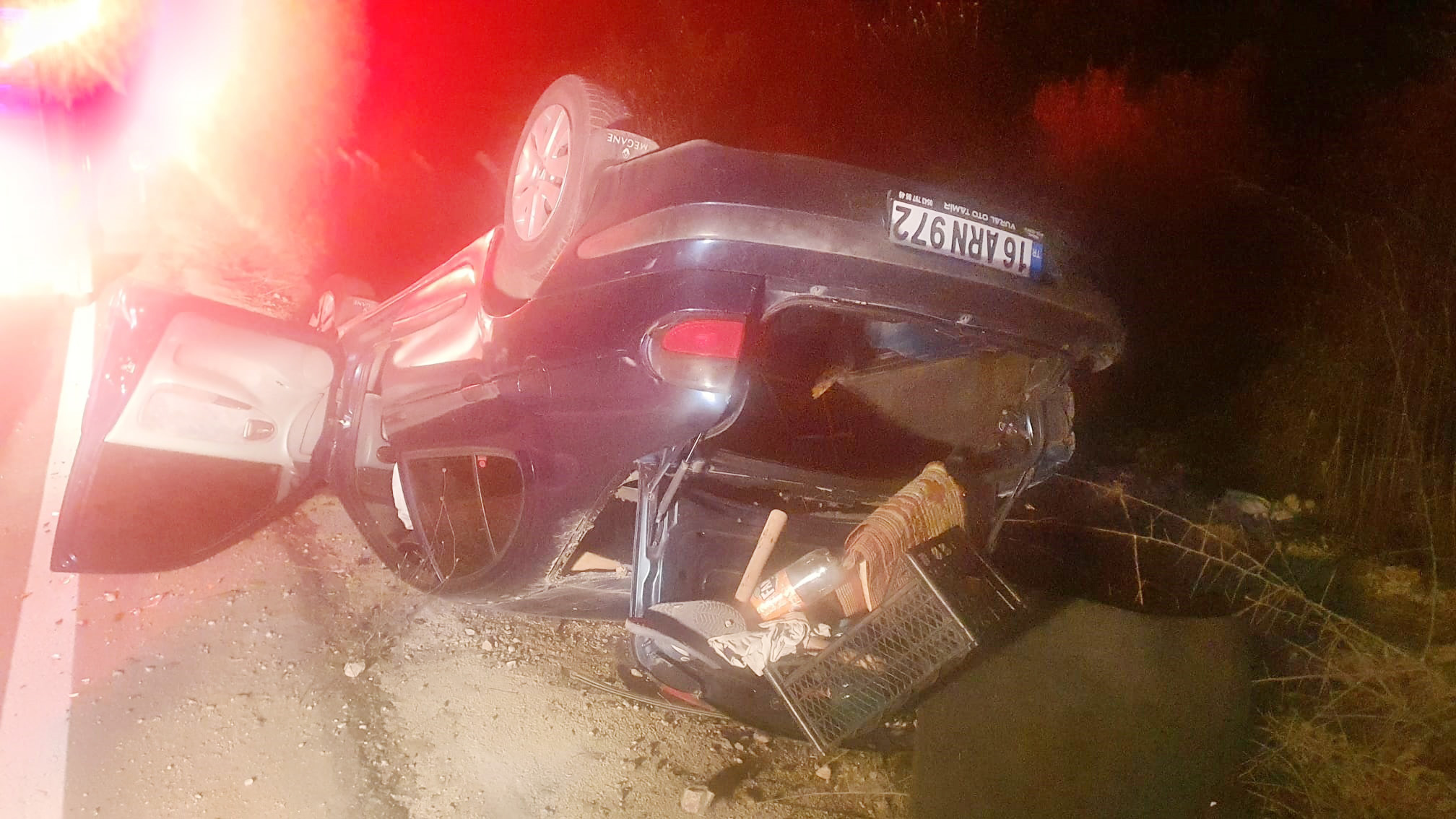 Takla atan aracın sürücüsü ölümden döndü