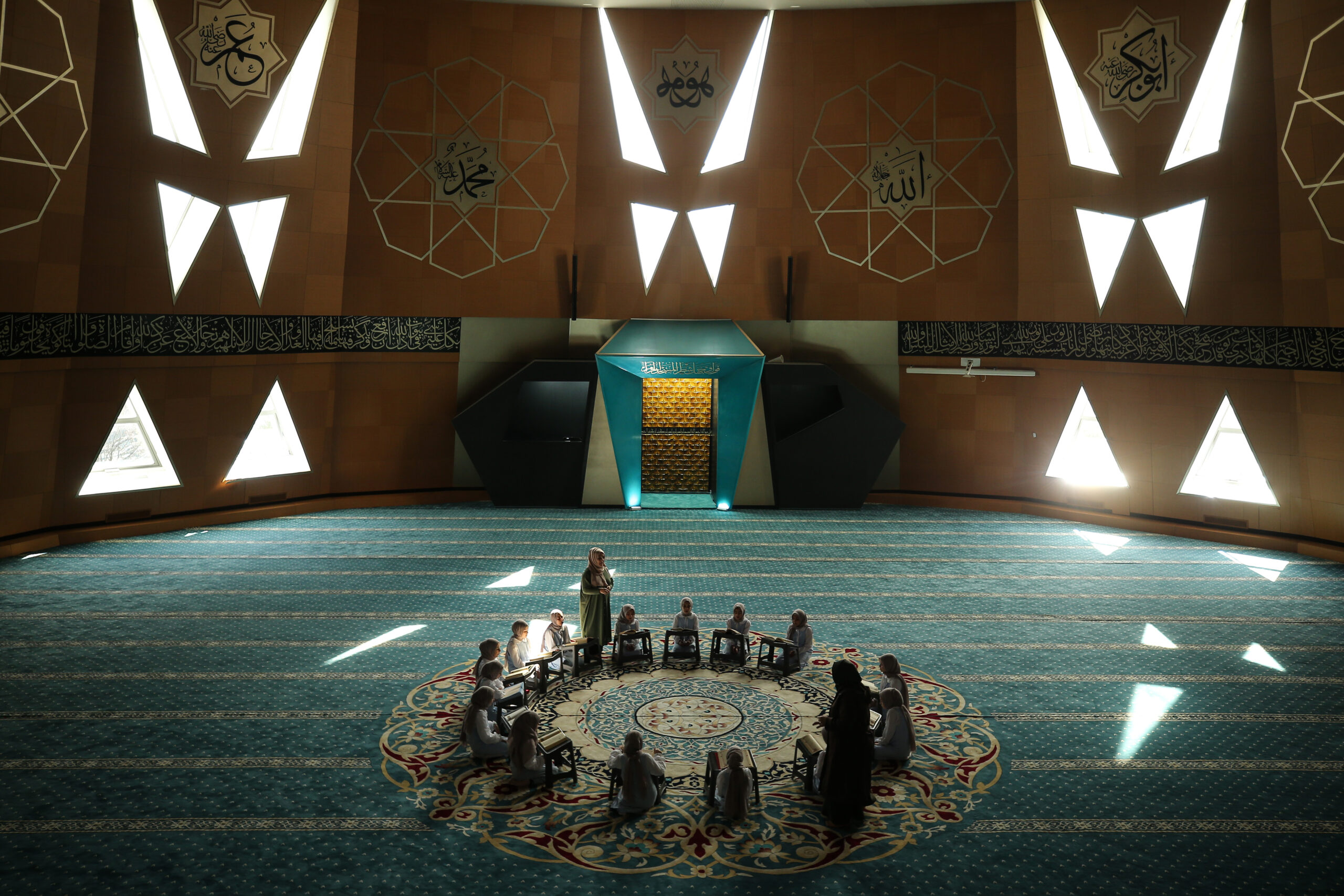 Lisede geleceğin bilim insanları ve hafızları yetişiyor