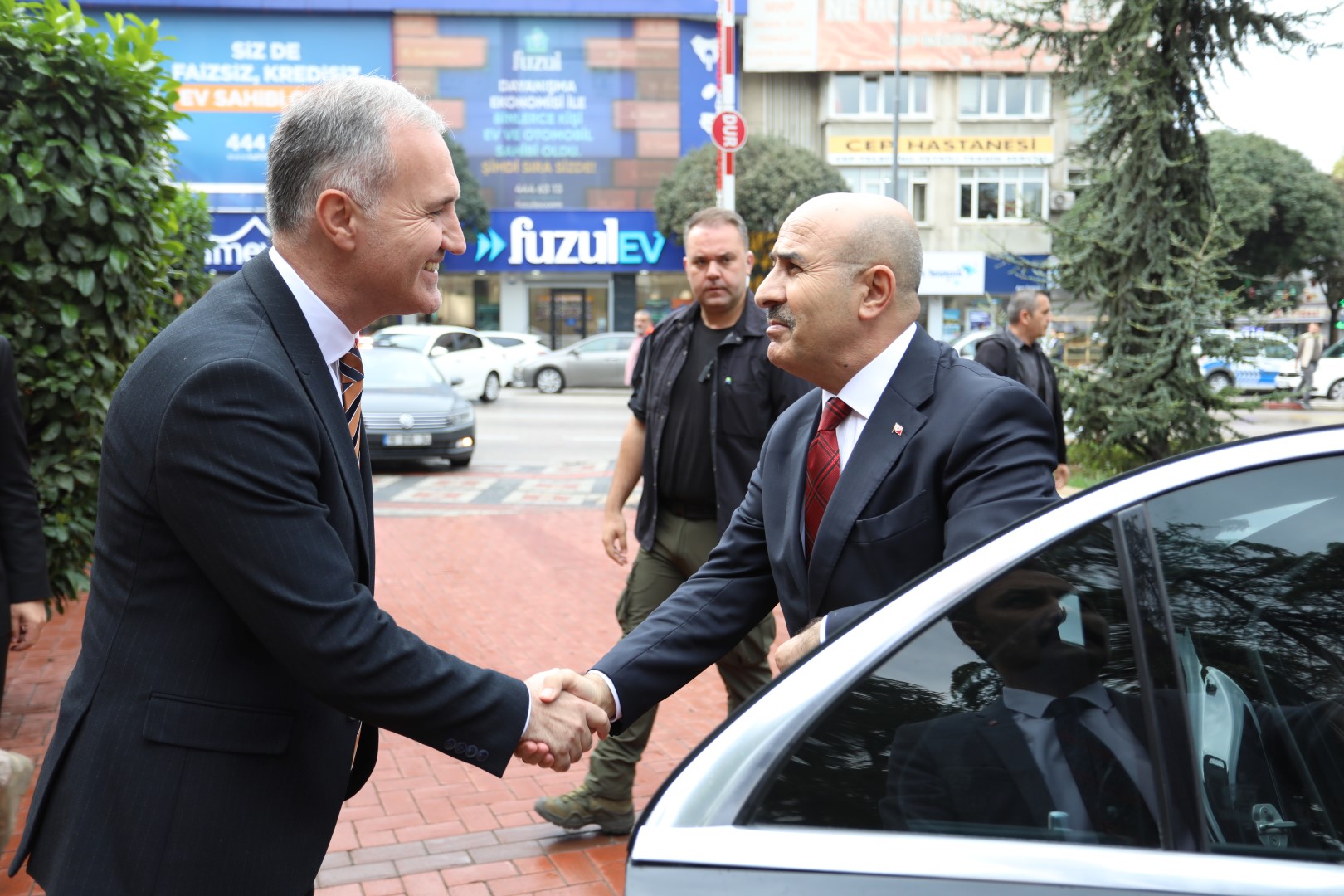 VALİ DEMİRTAŞ’TAN İNEGÖL BELEDİYESİ’NE ZİYARET