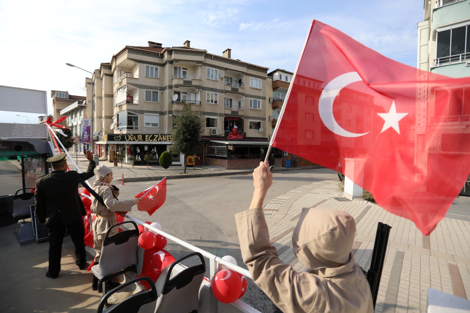 KÜLTÜR SANAT OTOBÜSÜ CUMHURİYET TURUNDA