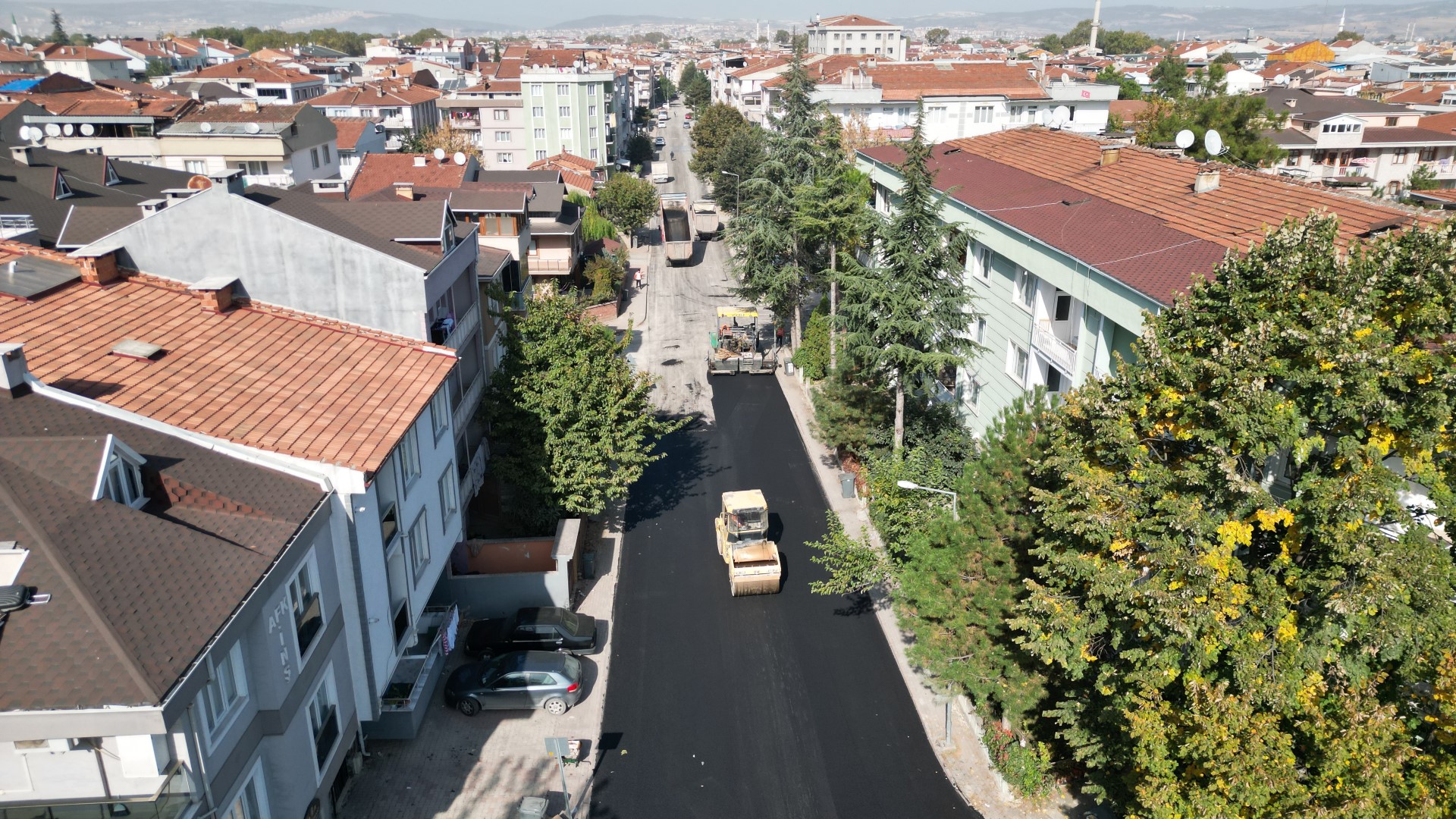 İNEGÖL CADDE VE SOKAKLARI SİL BAŞTAN YENİLENİYOR