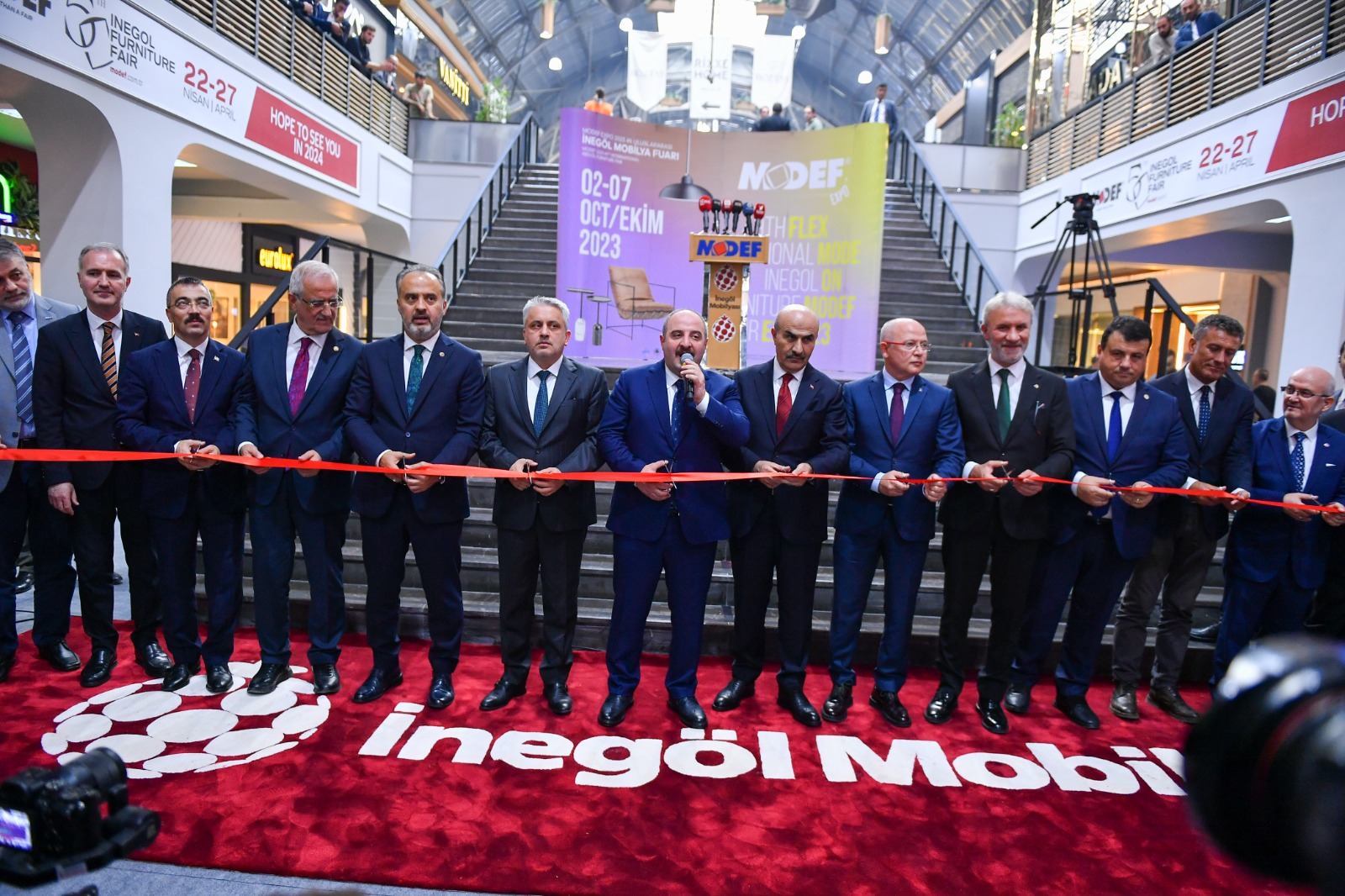 İNEGÖL ULUSLARARASI MOBİLYA FUARI KAPILARINI AÇTI Yurt dışından alım heyetleri İnegöl’e akın edecek