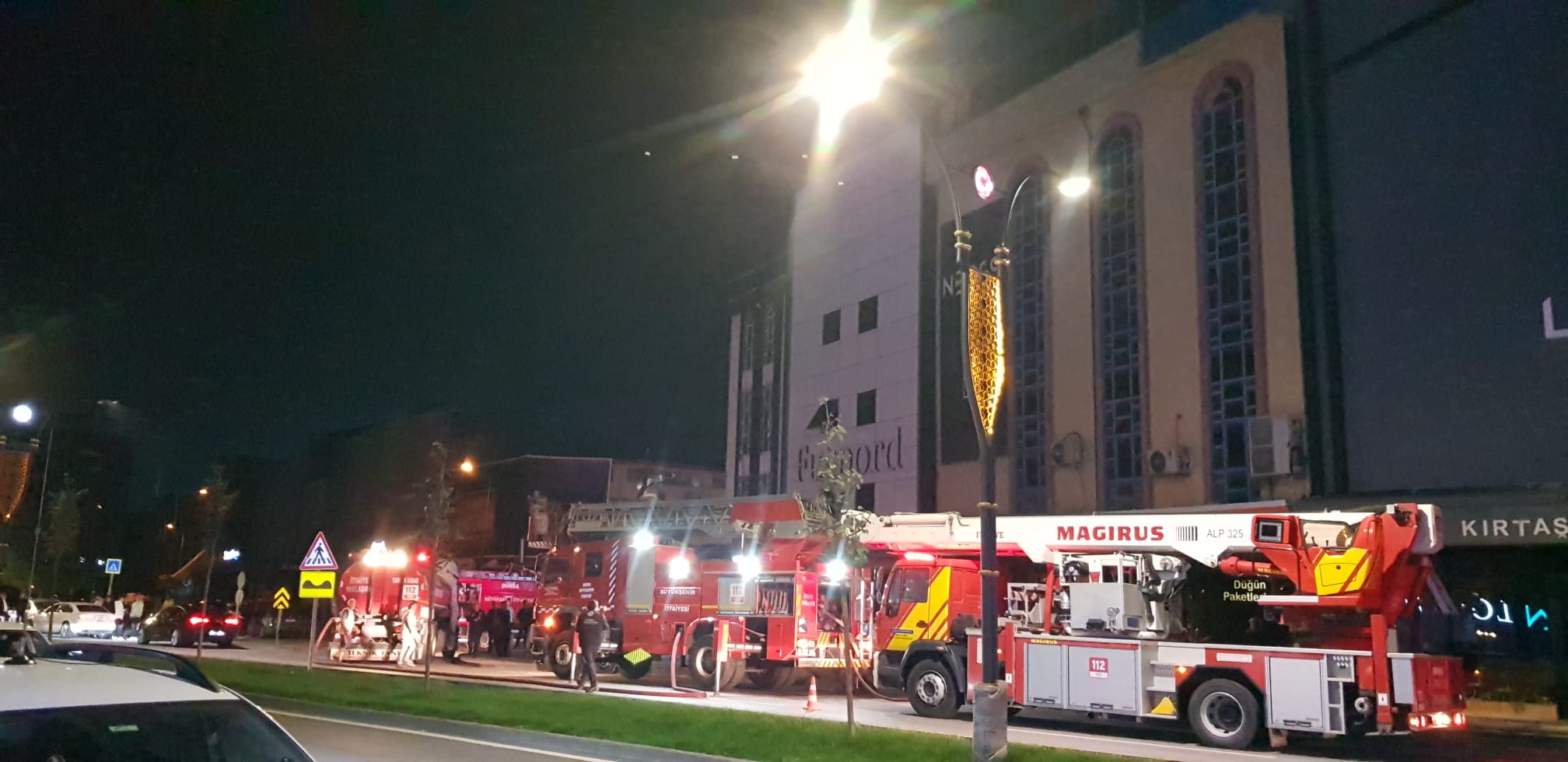 Ertuğrulgazi Caddesi’nde korkutan yangın
