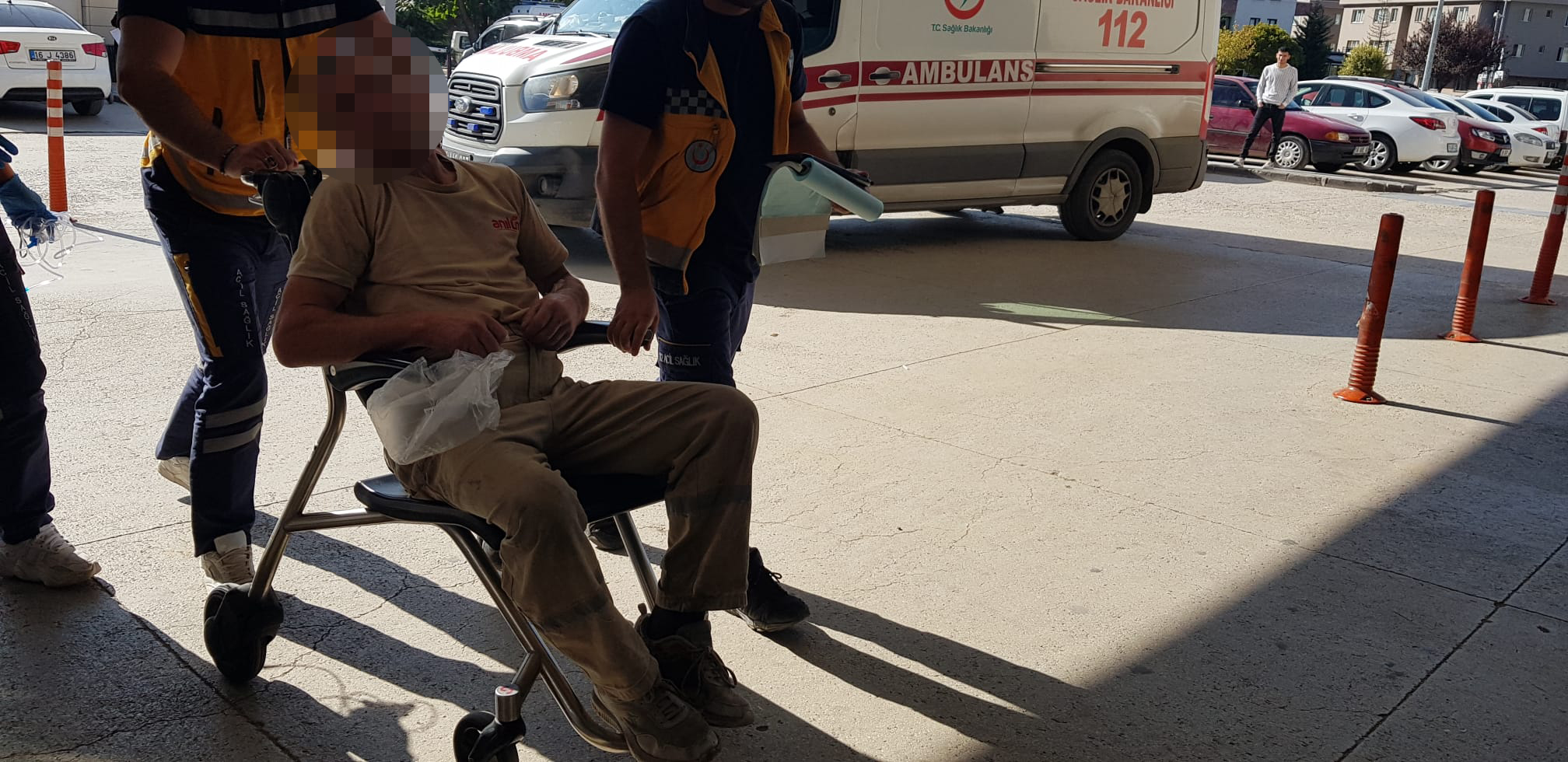 Fabrikada zehirlenen işçi hastaneye kaldırıldı